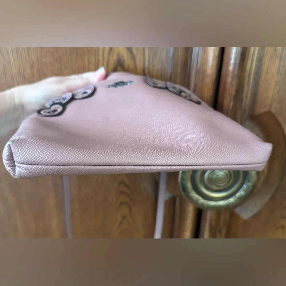 Coach messenger crossbody with hearts appliqué in Dusty Rose - Picture 13 of 16